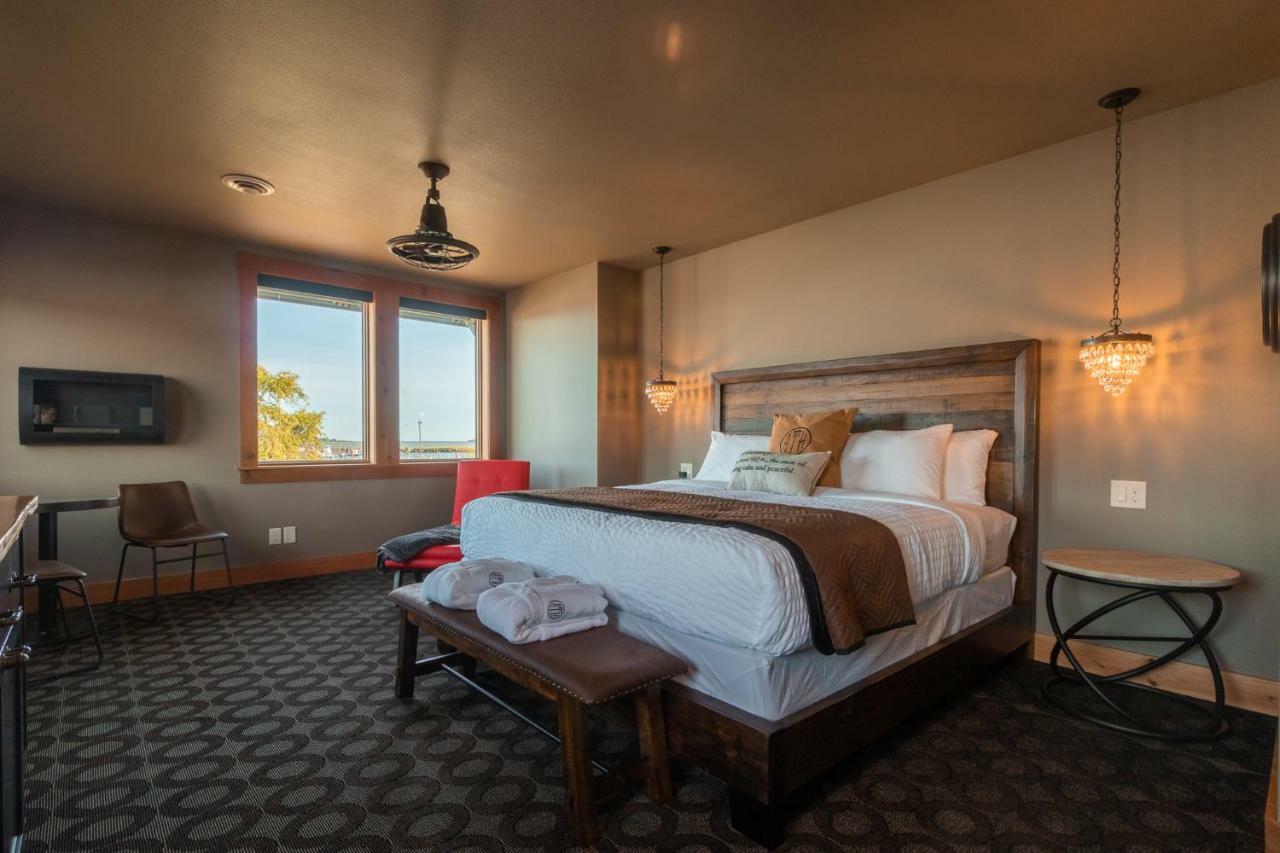 At The Helm Hotel Ilwaco Quarto foto