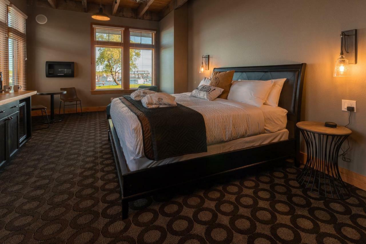 At The Helm Hotel Ilwaco Quarto foto